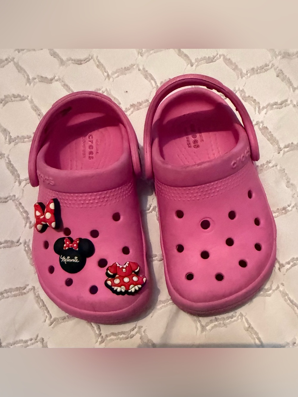 CROCS Kids Pink Classic Clogs with Minnie Charms